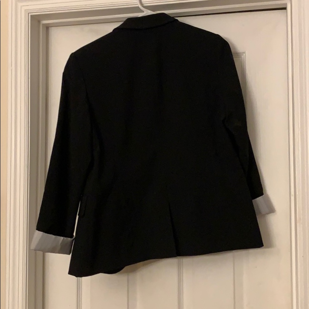 Blazer - Picture 4 of 4